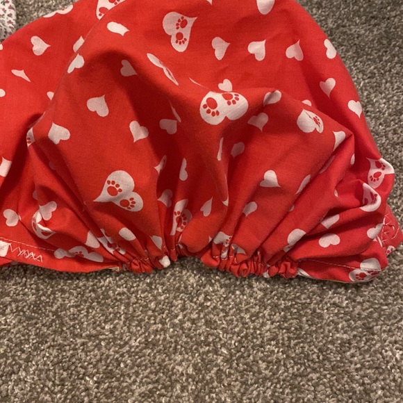 Set of 2 Surgical Bouffant caps Scrub Nurse Dog Cat Heart Roses Red Homemade hat - Picture 7 of 12